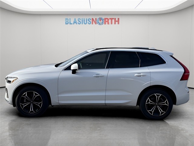2022 Volvo XC60 B5 Momentum