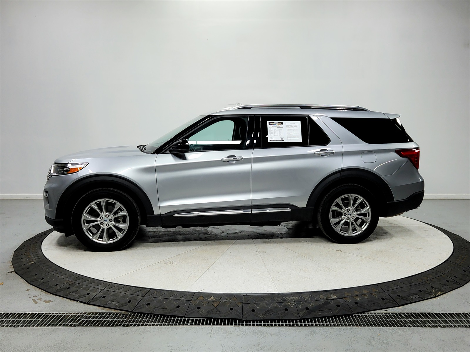 2023 Ford Explorer Limited photo 4