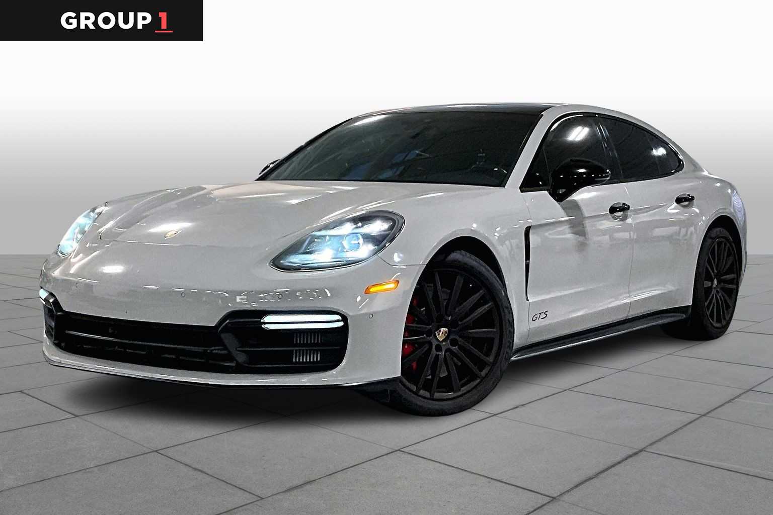 2019 Porsche Panamera GTS's photo
