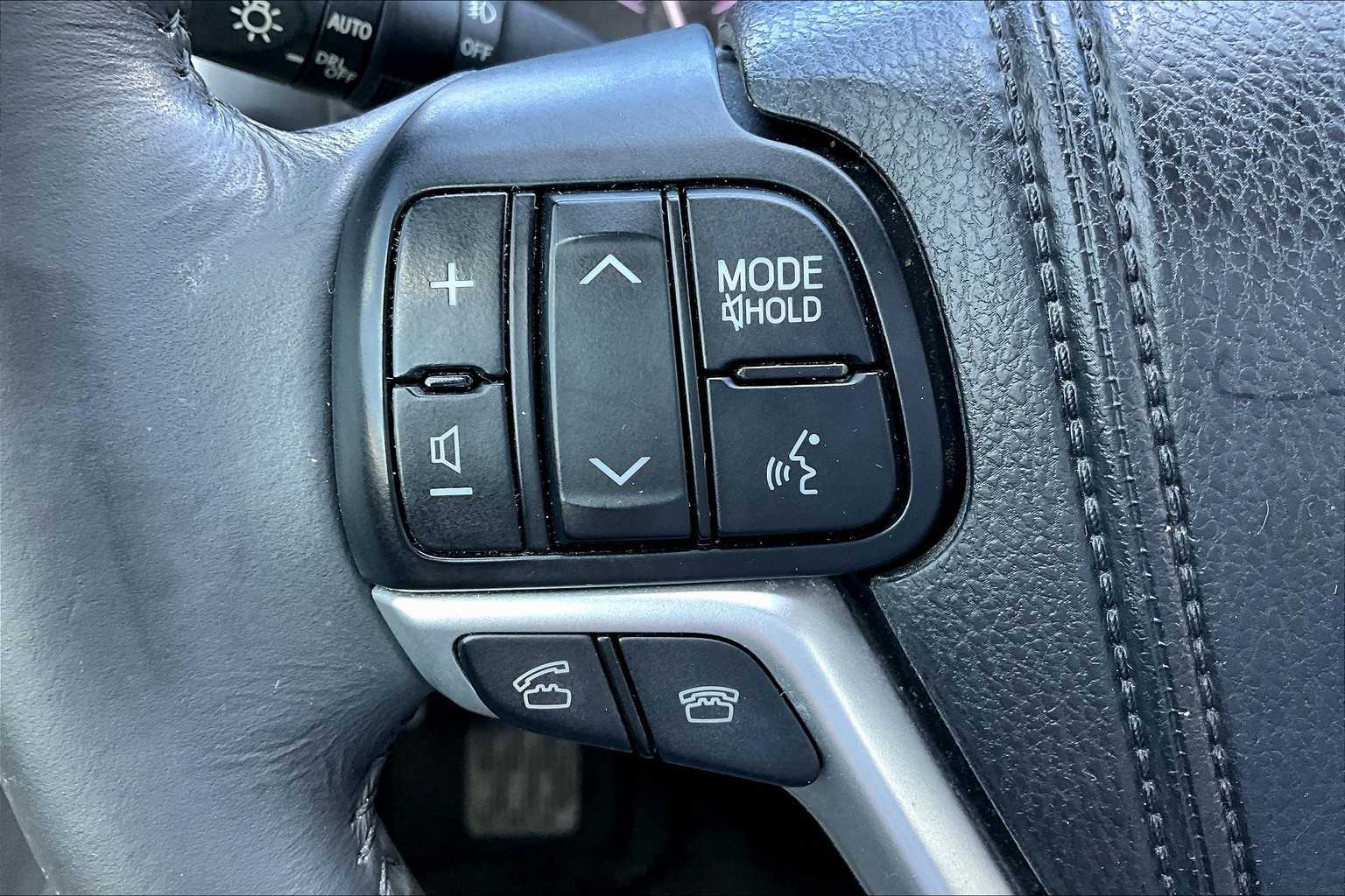2014 Toyota Highlander Limited photo 21