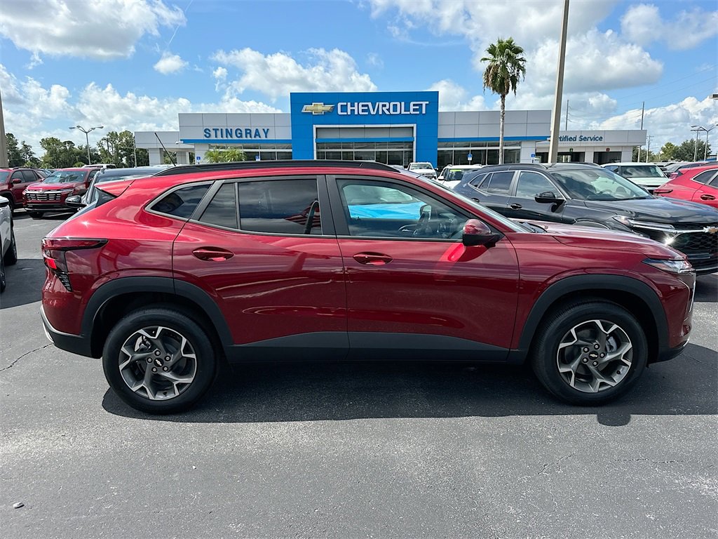 2025 Chevrolet Trax LT photo 3