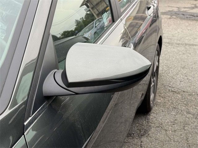 2024 Hyundai Elantra SEL Convenience photo 7