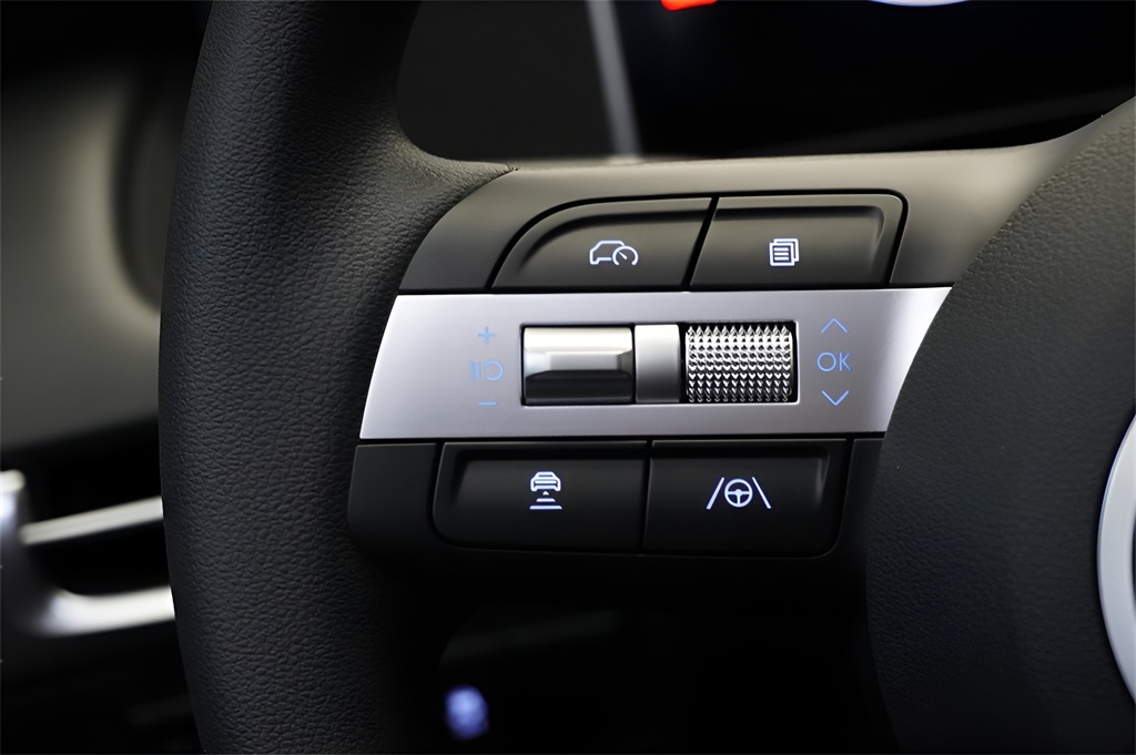 2025 Hyundai Tucson SE photo 12