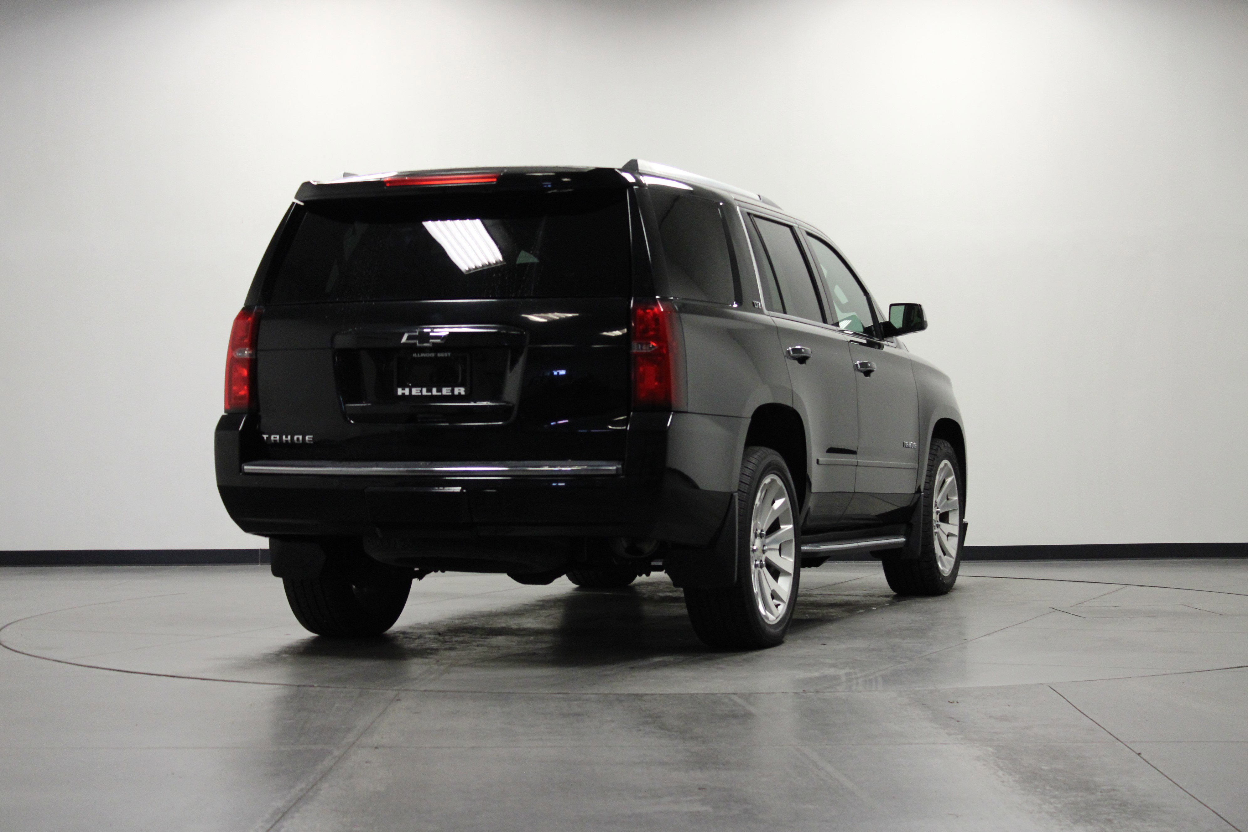 2016 Chevrolet Tahoe LTZ photo 2