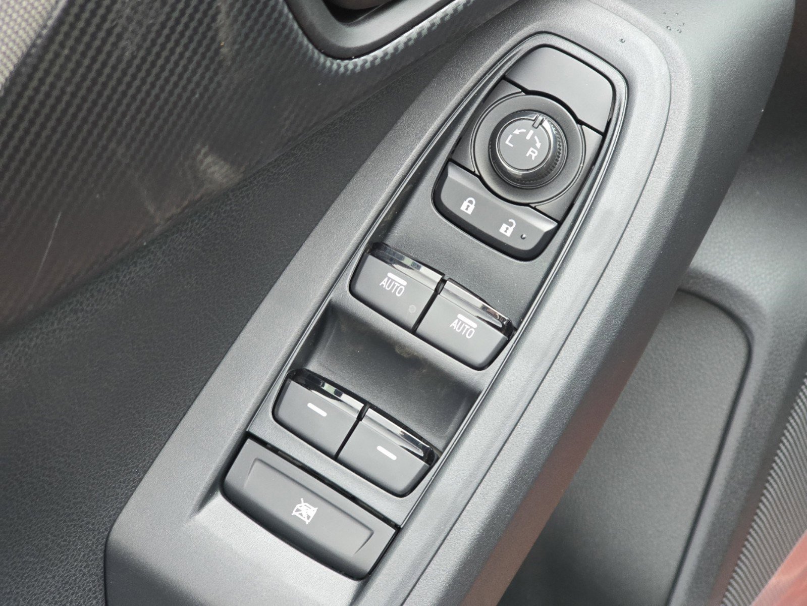 2025 Subaru Crosstrek Premium photo 18
