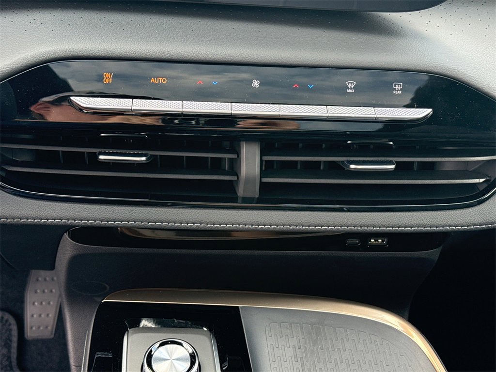 2026 Buick Enclave Avenir photo 23