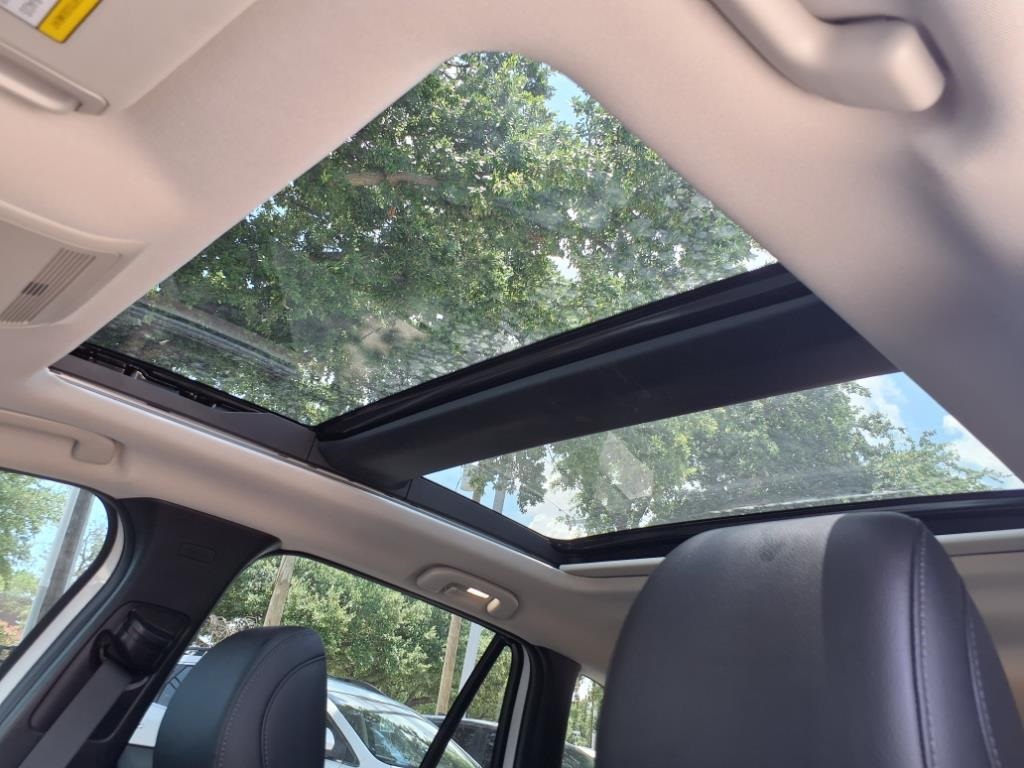 2025 Mazda CX-50 Premium photo 6