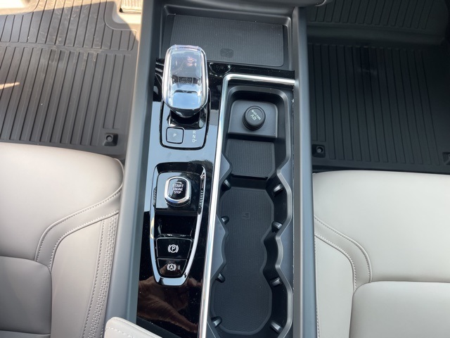 2026 Volvo XC60 B5 Plus photo 16