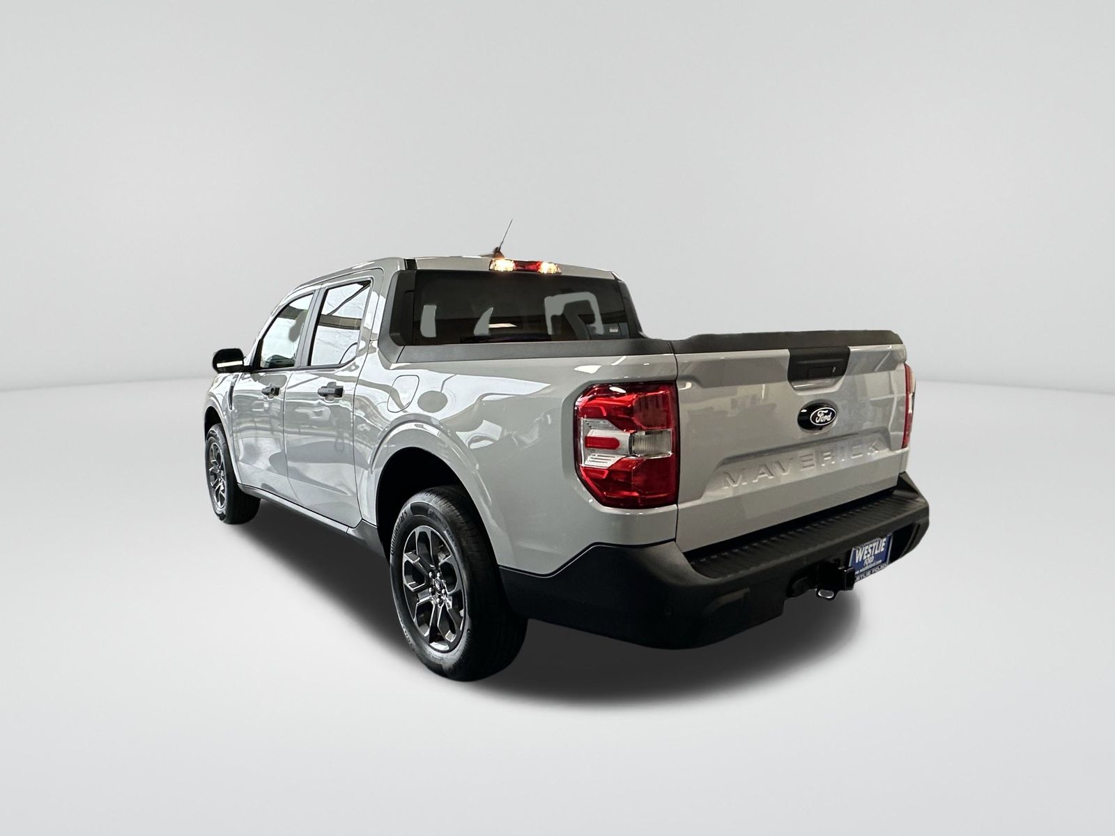 2025 Ford Maverick XLT photo 2