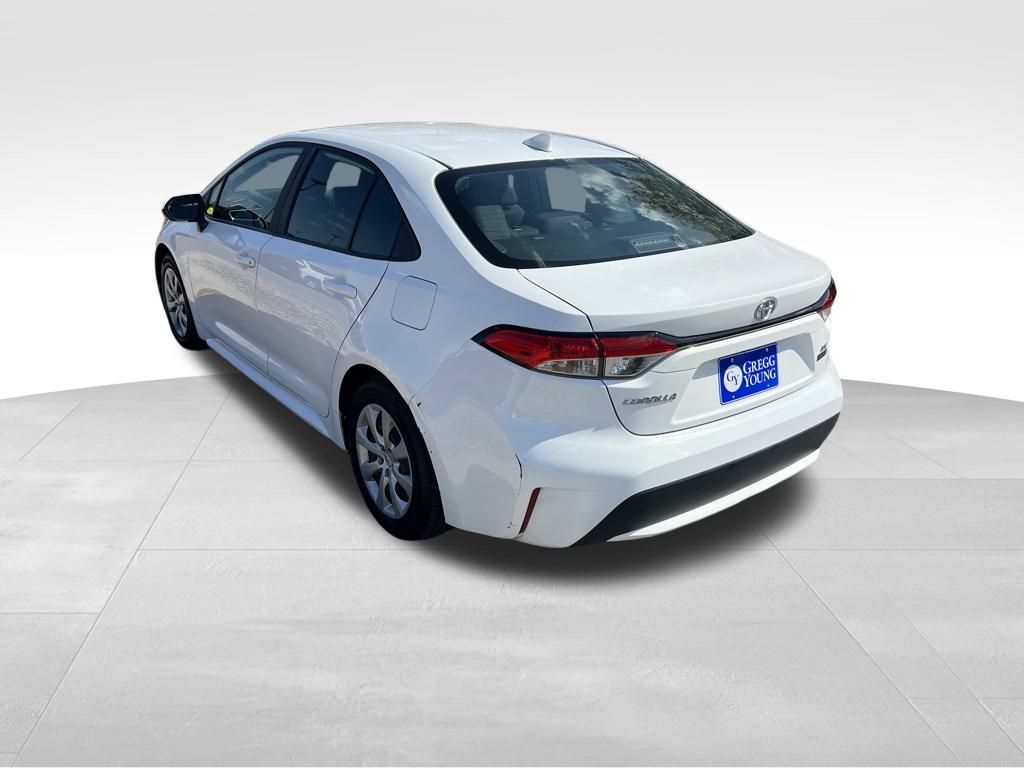 2021 Toyota Corolla LE photo 3
