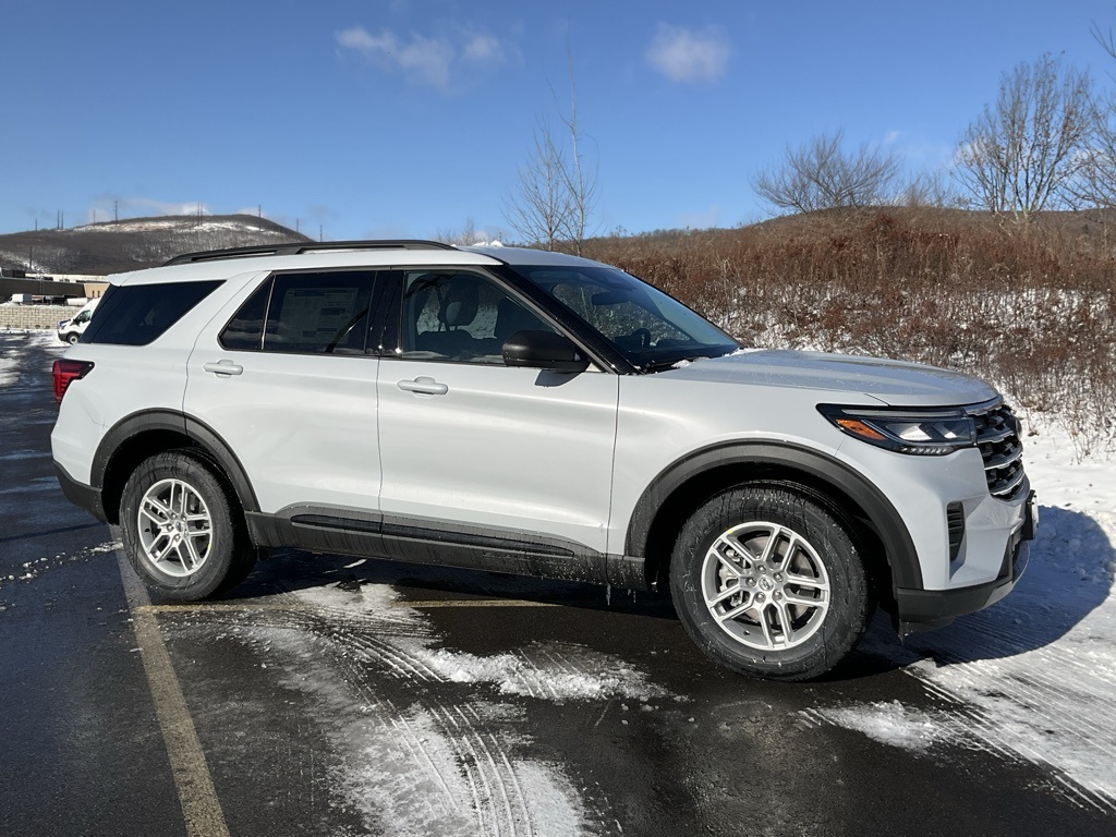 2026 Ford Explorer Active's photo