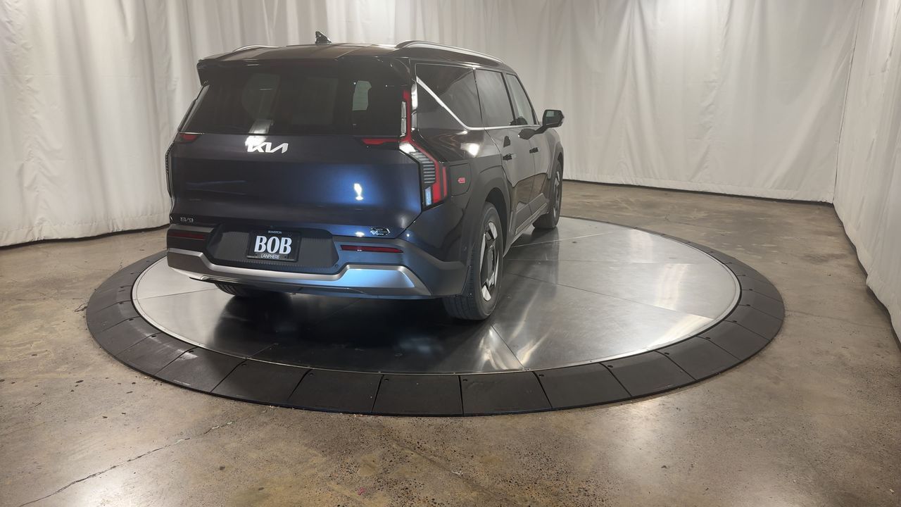 2026 Kia EV9 Wind photo 3