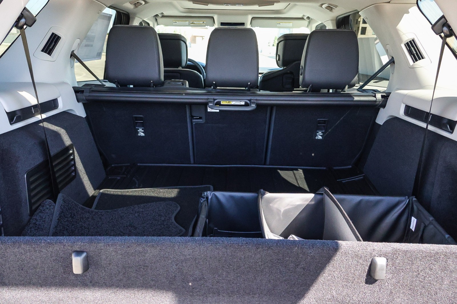 2025 Land Rover Discovery SE photo 23