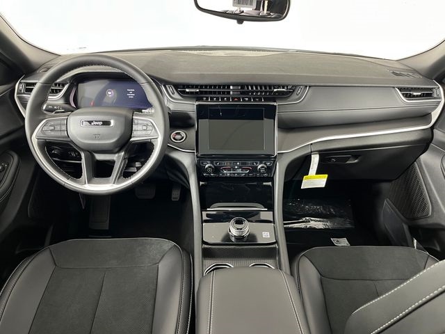 2025 Jeep Grand Cherokee Altitude X photo 16