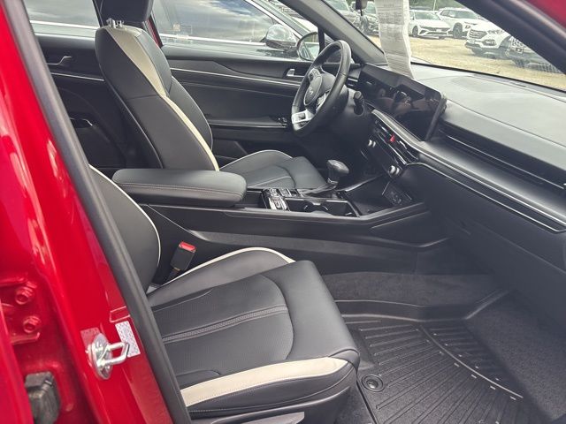 2025 Kia K5 GT-Line photo 11