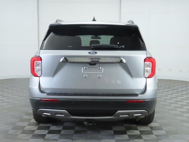 2022 Ford Explorer XLT photo 2