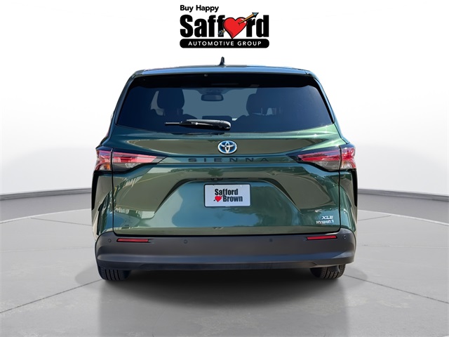 2021 Toyota Sienna XLE photo 7