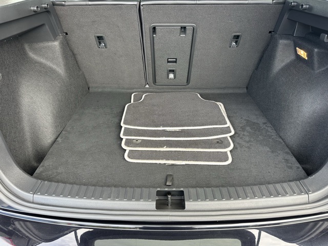 2022 Volkswagen Taos SE photo 12