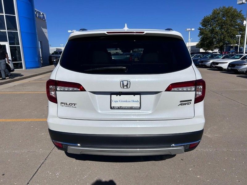 2020 Honda Pilot Touring photo 3