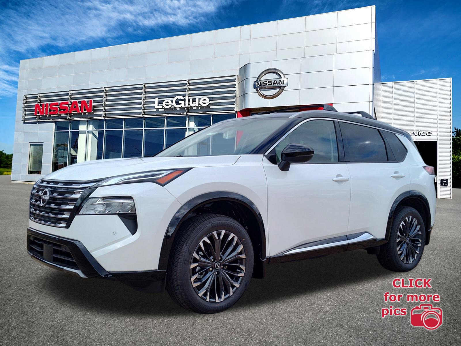 2026 Nissan Rogue Platinum's photo