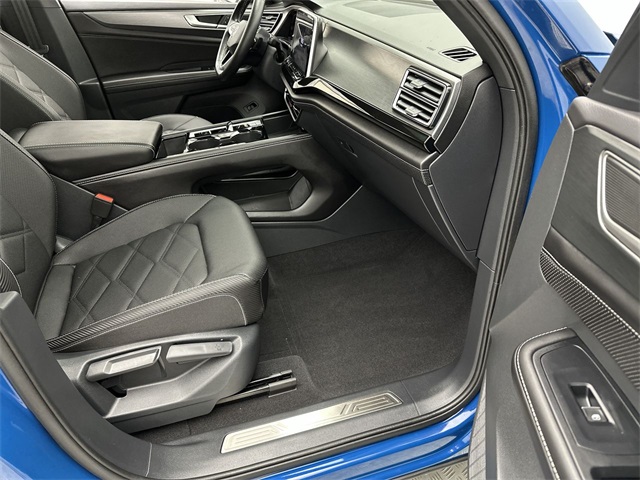 2025 Volkswagen Atlas Cross Sport SE Technology photo 15