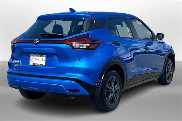 2022 Nissan Kicks S photo 6