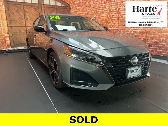 2024 Nissan Altima SR's photo