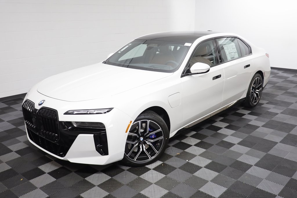 2026 Bmw 750e photo 2