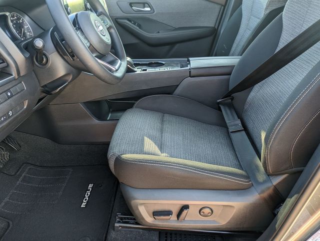 2023 Nissan Rogue SV photo 11