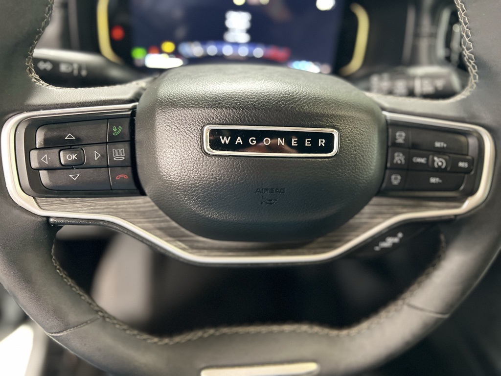 2023 Jeep Wagoneer L Series II photo 16
