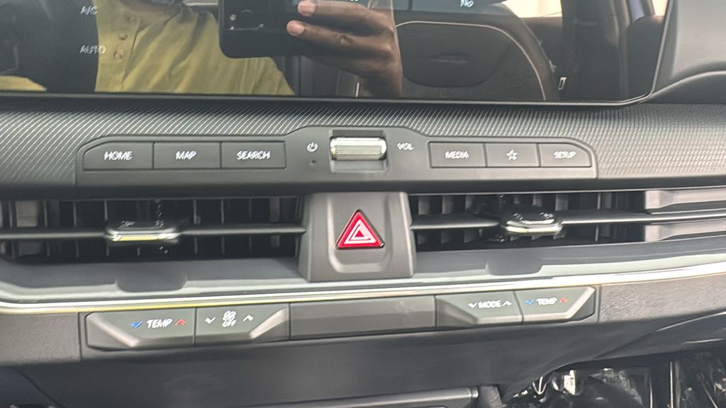 2025 Kia K4 GT-Line photo 22