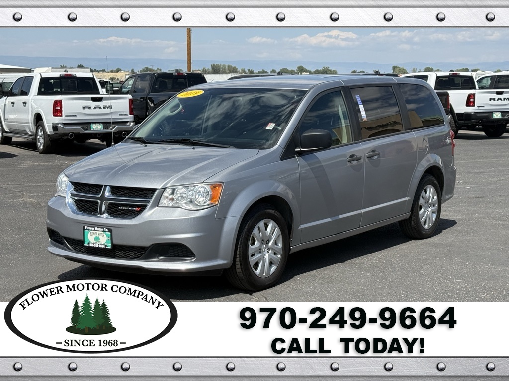 2019 Dodge Grand Caravan SE photo 2