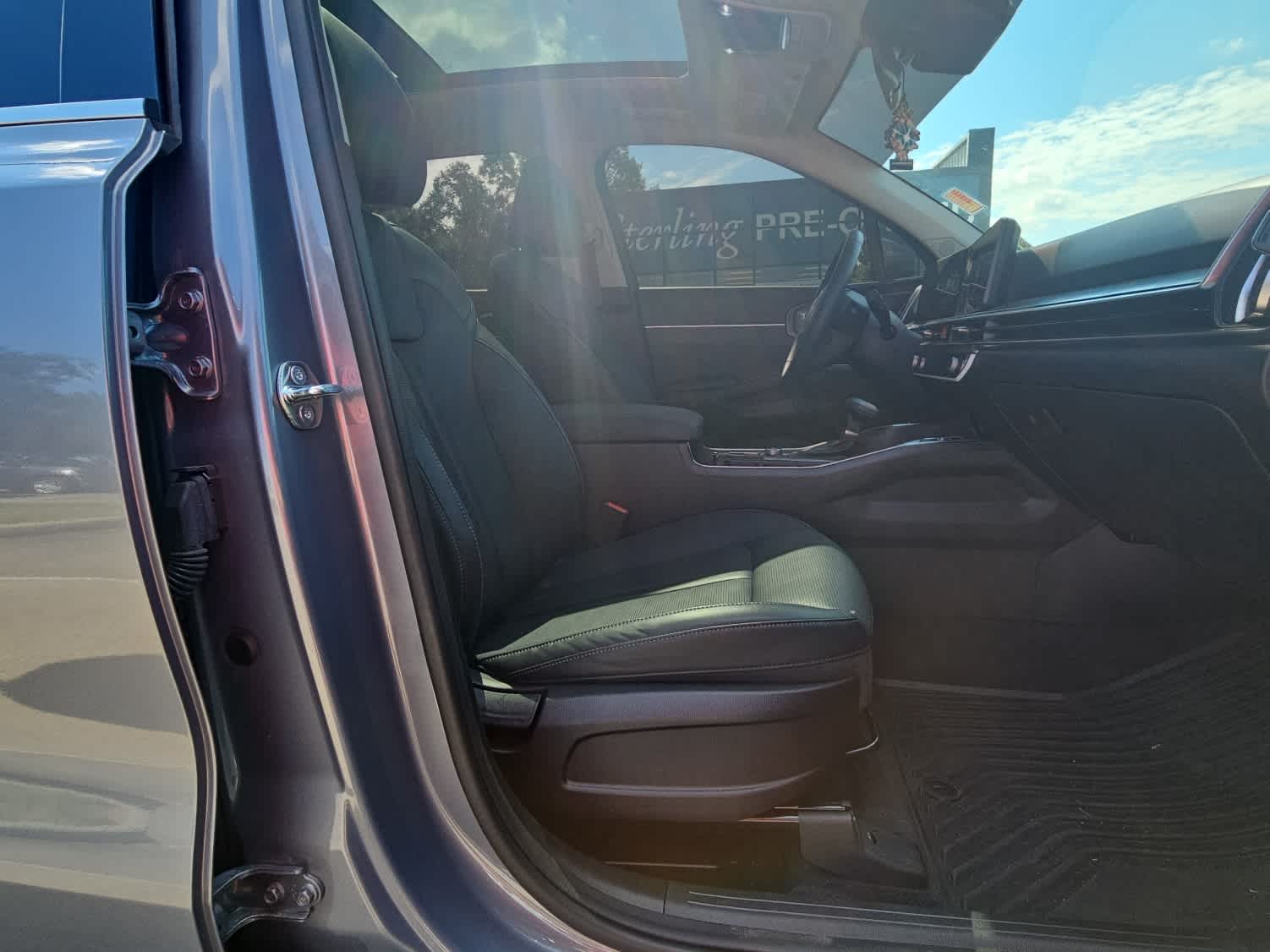 2025 Kia Sorento S photo 17