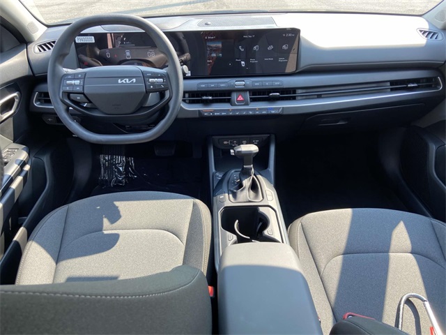 2025 Kia K4 LXS photo 9