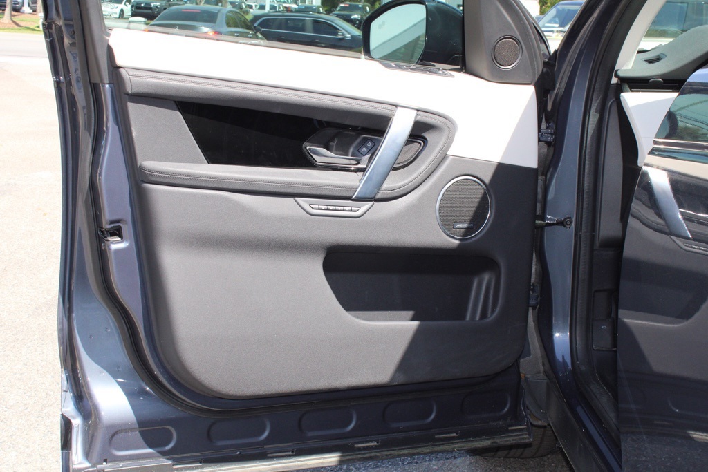 2024 Land Rover Discovery Sport S photo 4