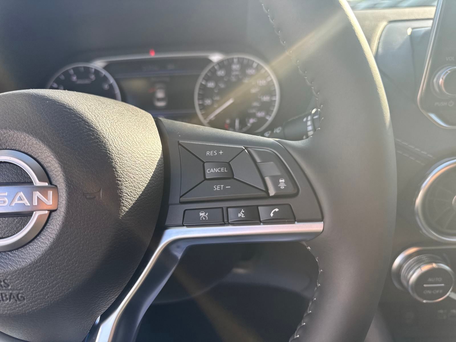 2025 Nissan Sentra SV photo 14