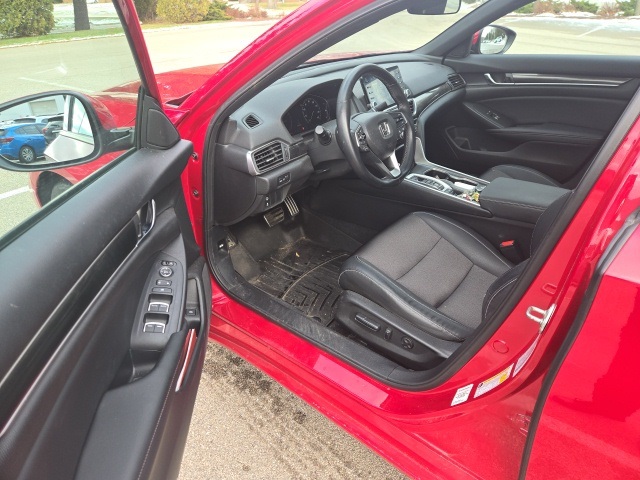 2018 Honda Accord Sport 2.0T photo 3