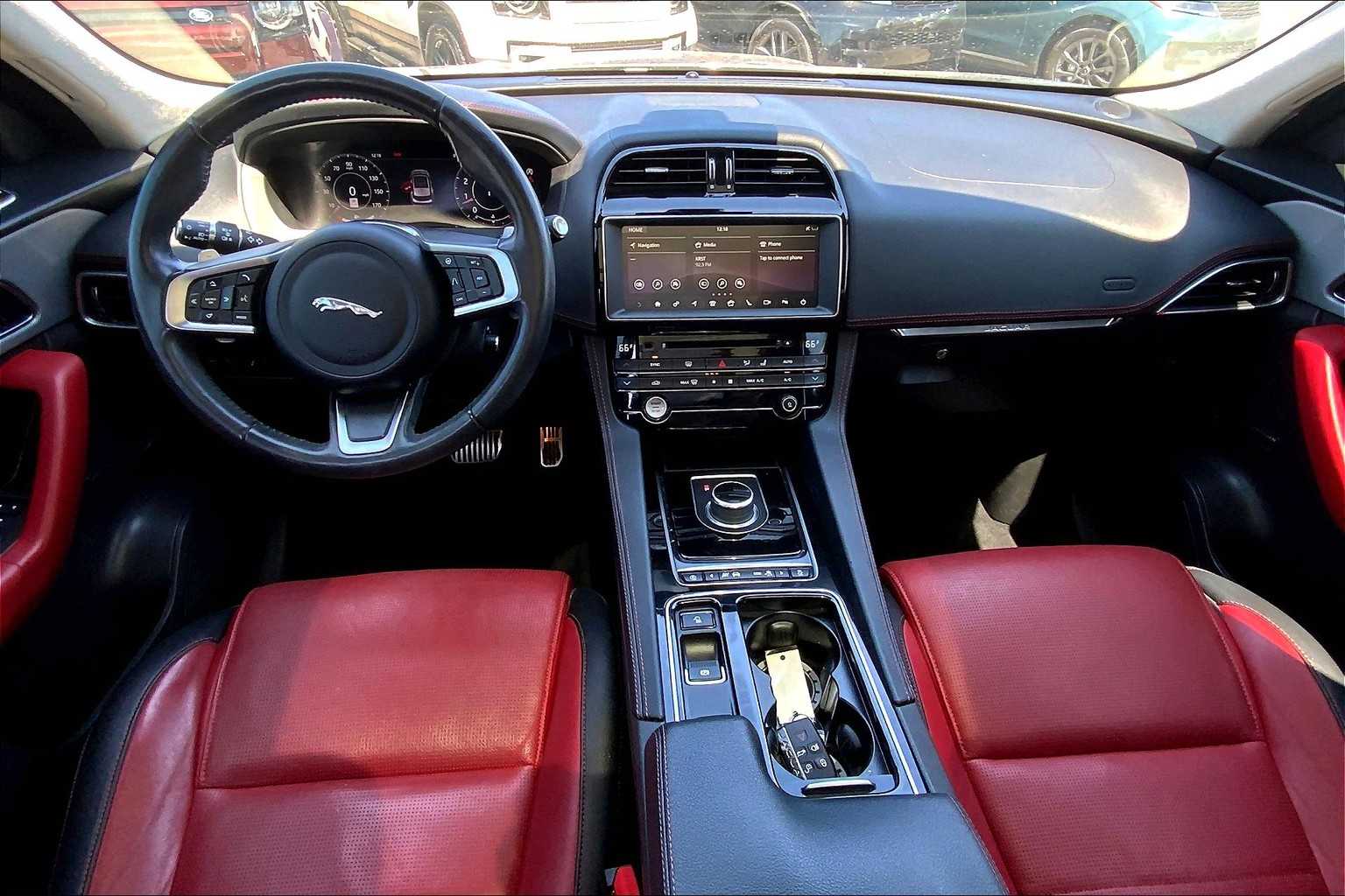 2020 Jaguar F-PACE Checkered Flag Edition photo 13