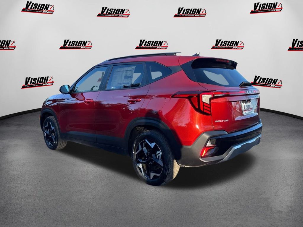 2025 Kia Seltos S photo 4