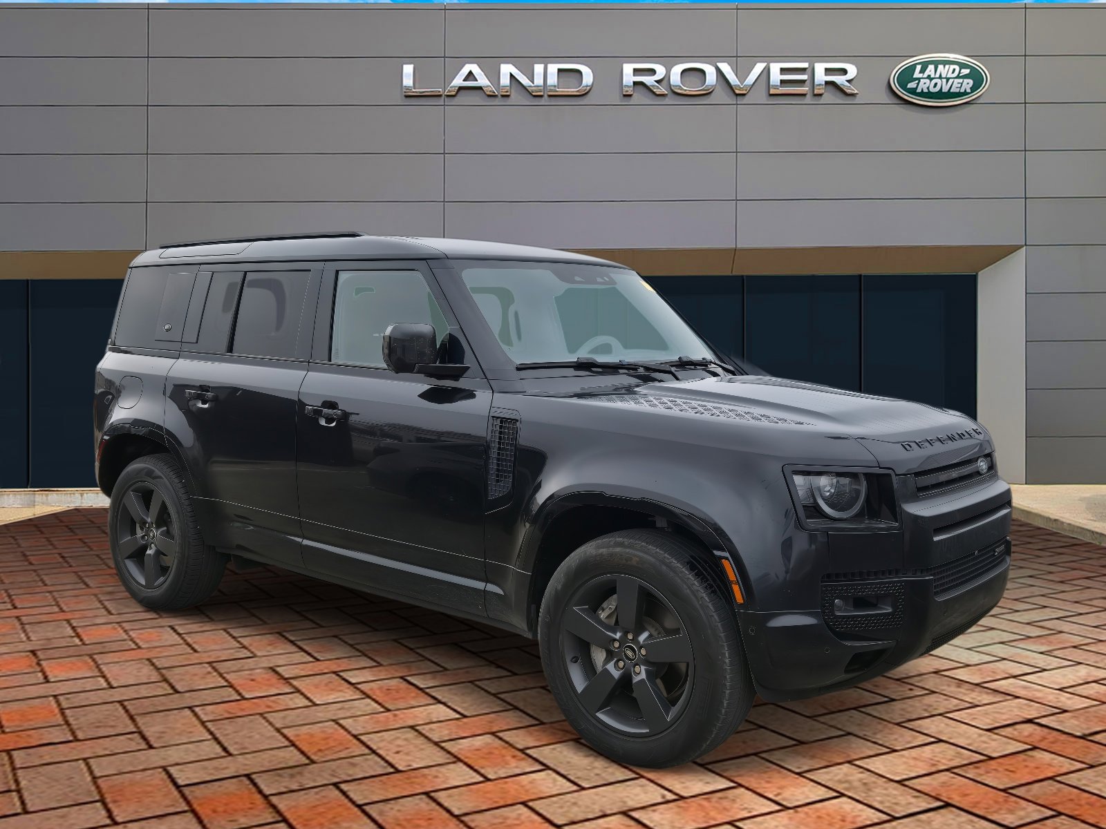 2023 Land Rover Defender X-Dynamic SE's photo
