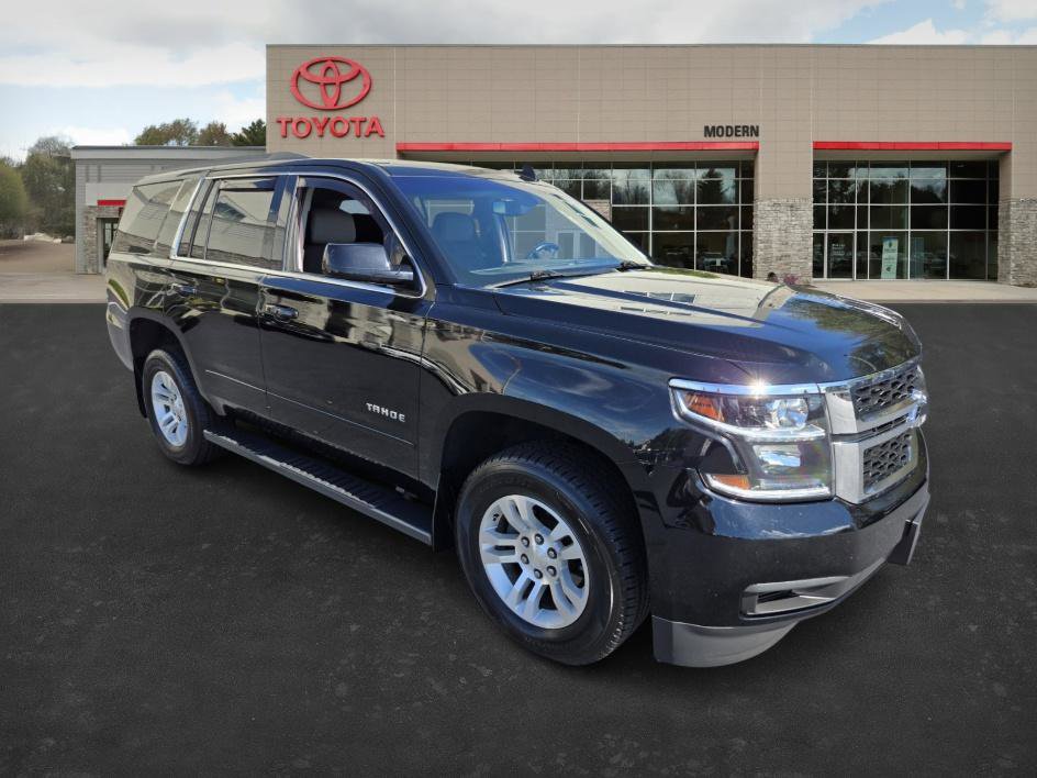 2017 Chevrolet Tahoe LS photo 2