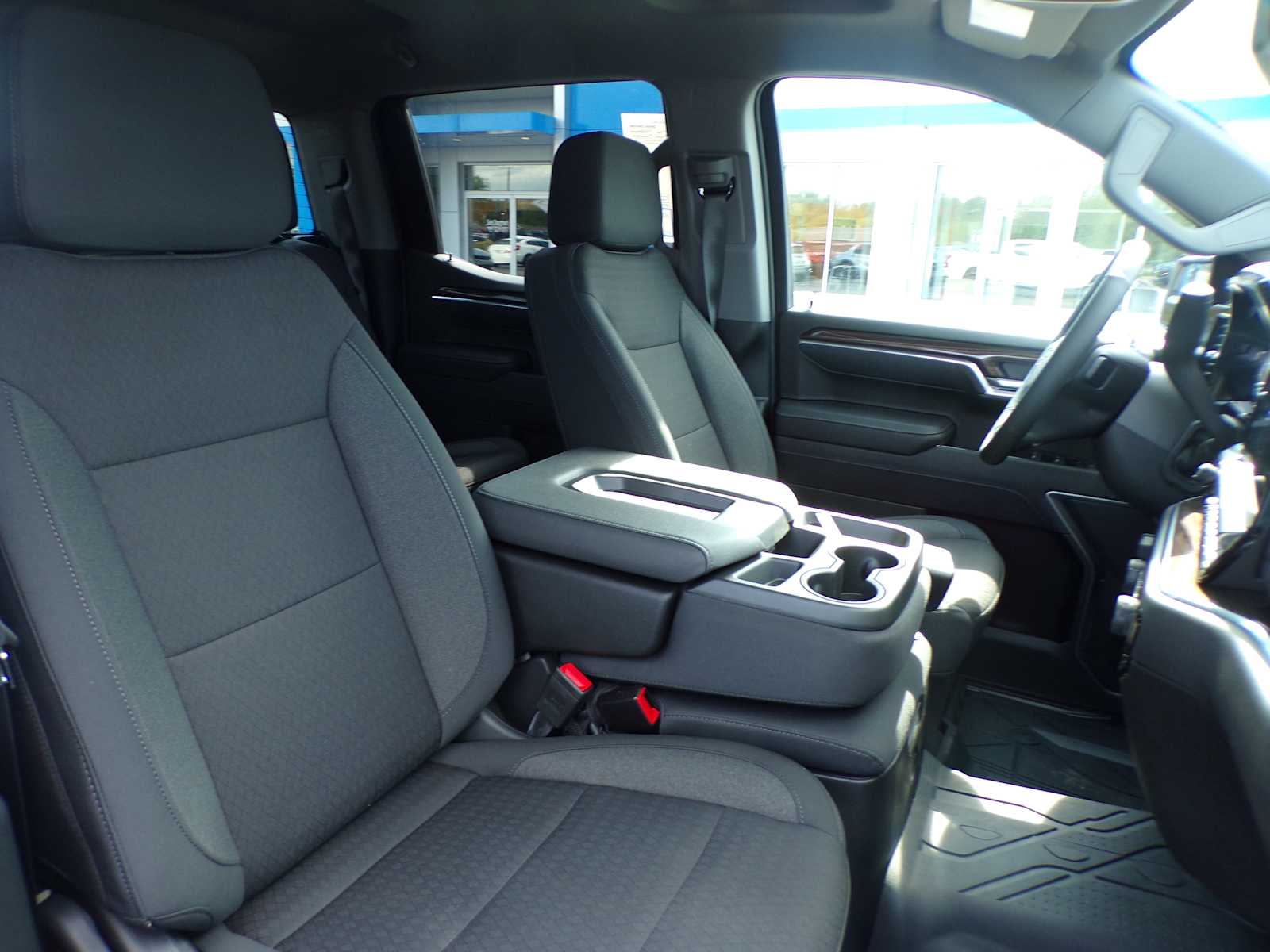 2025 Chevrolet Silverado 1500 RST photo 7