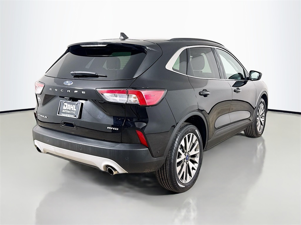 2021 Ford Escape Titanium photo 3