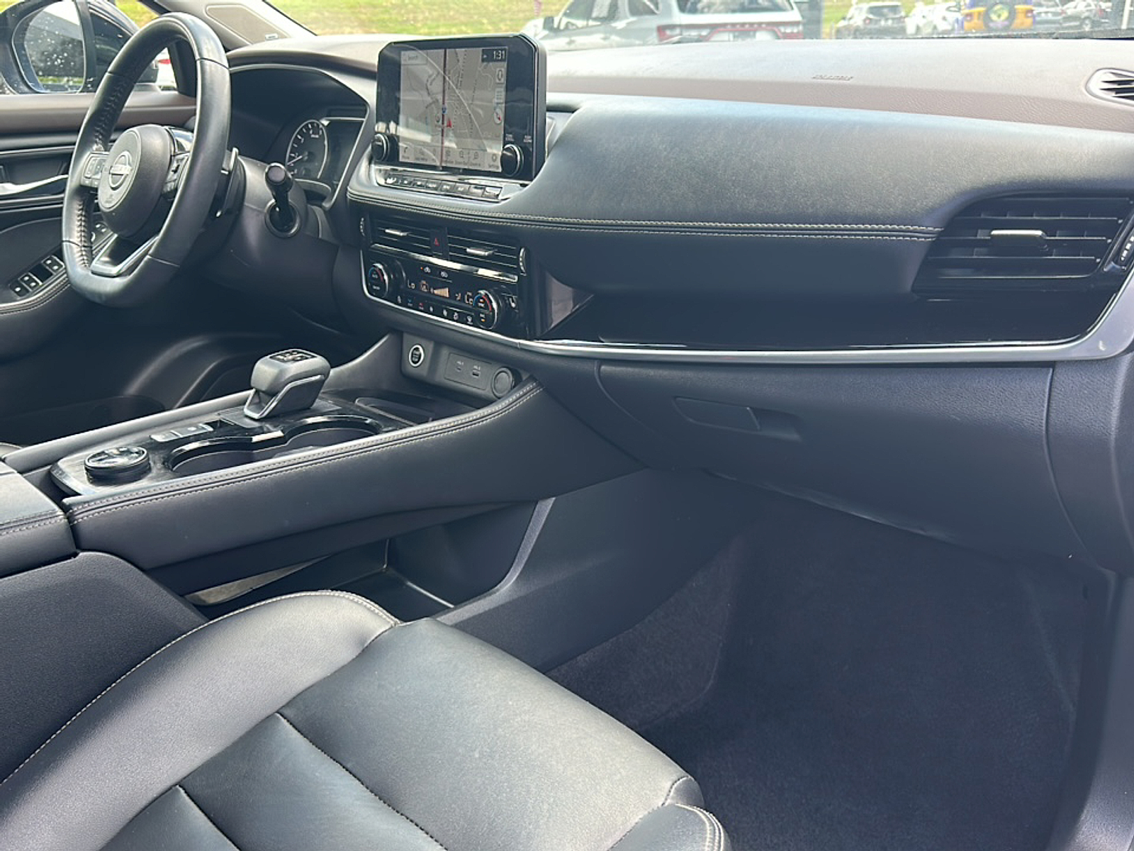 2023 Nissan Rogue SL AWD photo 9