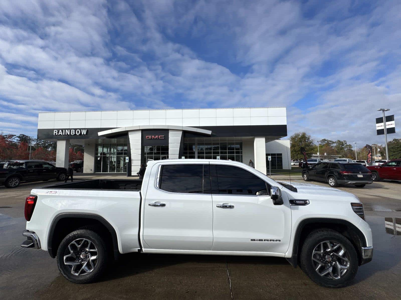2023 GMC Sierra 1500 SLT's photo