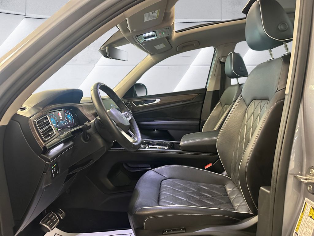 2024 Volkswagen Atlas SEL Premium R-Line photo 7