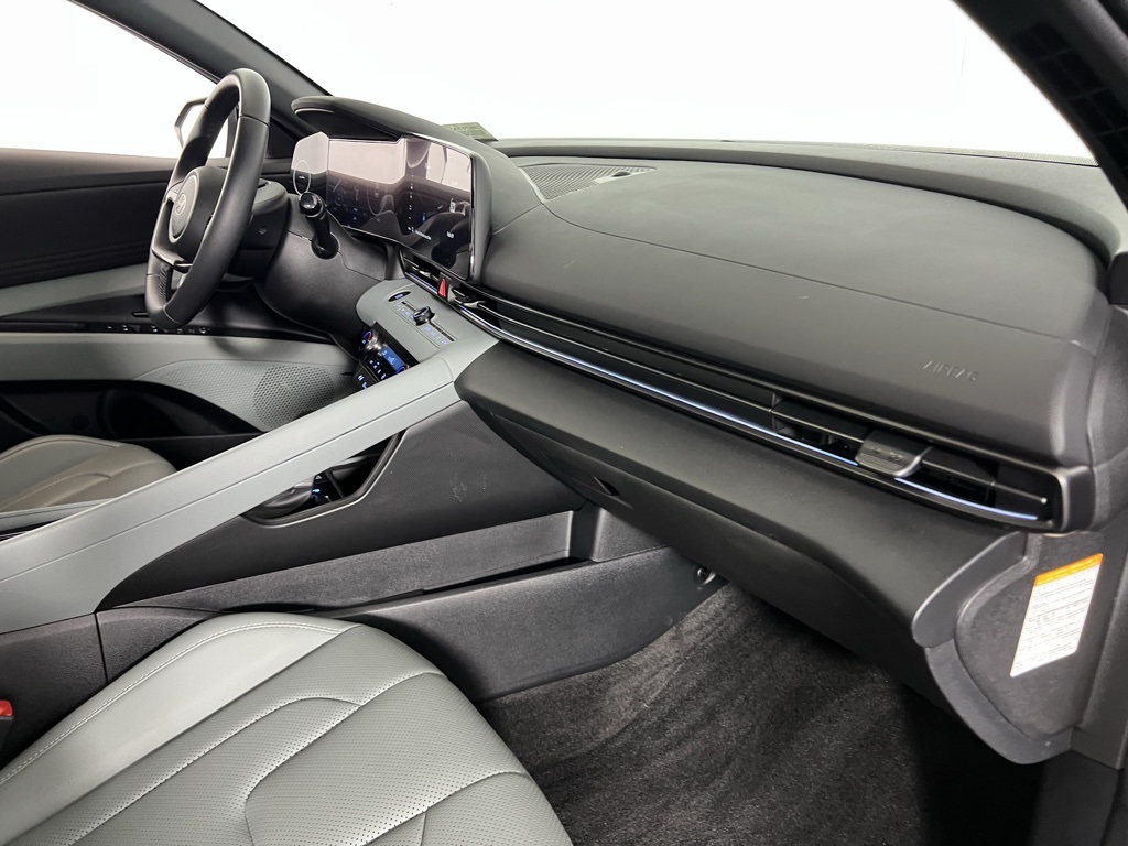 2024 Hyundai Elantra Hybrid Limited photo 27