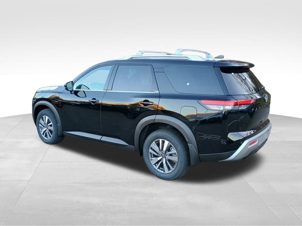 2025 Nissan Pathfinder SL photo 4