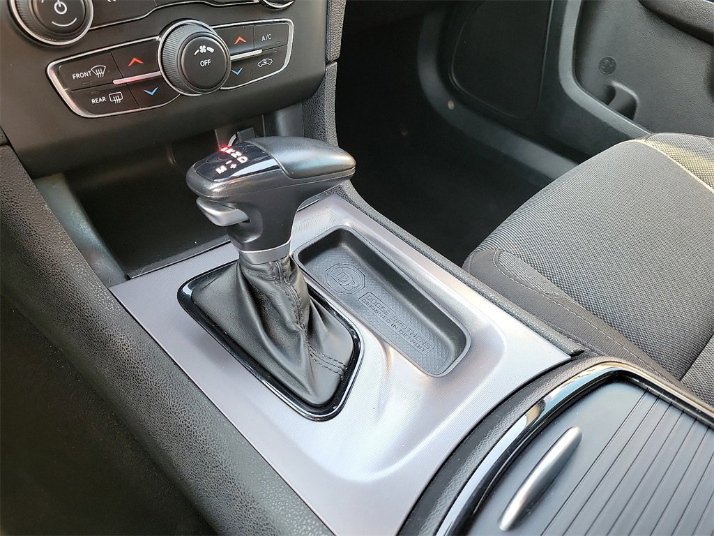 2019 Dodge Charger SXT photo 25
