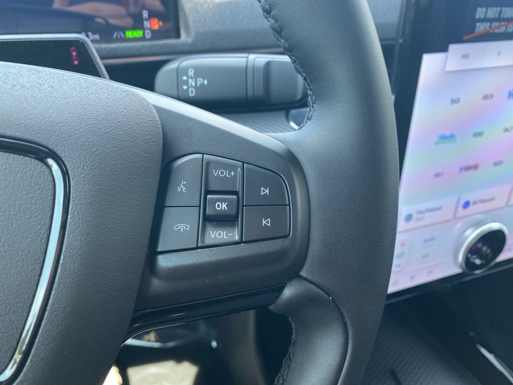 2025 Ford Mustang Mach-E Select photo 16